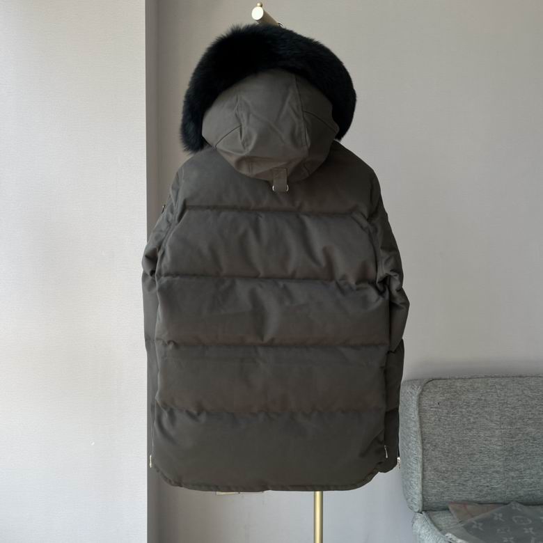 Les doudounes Moose Knuckles allient élégance et performance pour offrir une protection optimale contre le froid. Leur design sophistiqué.pas cher. Le moins cher.