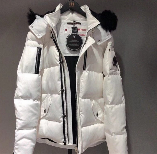 Les doudounes Moose Knuckles allient élégance et performance pour offrir une protection optimale contre le froid. Leur design sophistiqué.pas cher. Le moins cher.