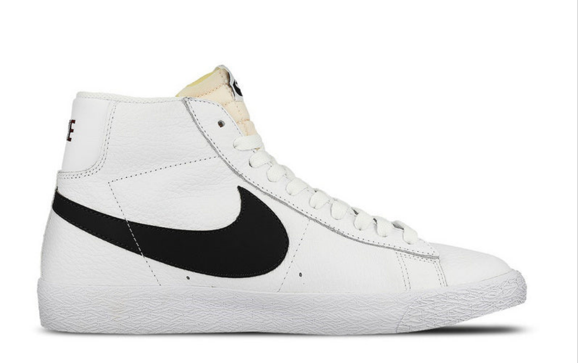 Résultats de l'évolution emblématique de la ligne Nike, les Nike Blazer Mid sont un témoignage de l'engagement de Nike à combiner style et innovation.