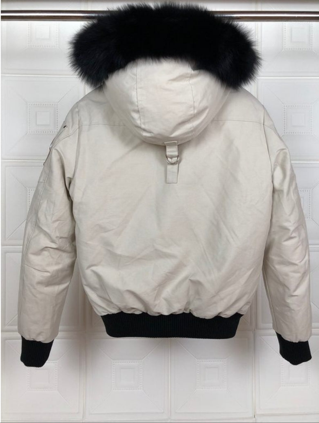 Les doudounes Moose Knuckles allient élégance et performance pour offrir une protection optimale contre le froid. Leur design sophistiqué.pas cher. Le moins cher.