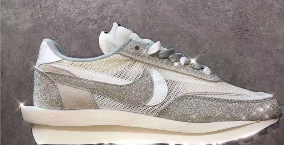 Les Baskets Nike LDWaffle x Sacai combinent style audacieux et innovation. Leur design surdimensionnées . Pas cher. Le moins cher.