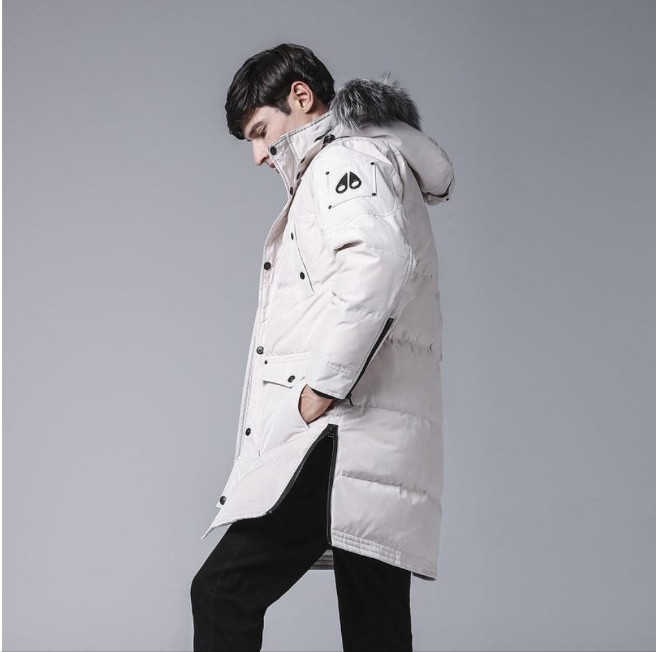 Les doudounes Moose Knuckles allient élégance et performance pour offrir une protection optimale contre le froid. Leur design sophistiqué.pas cher. Le moins cher.