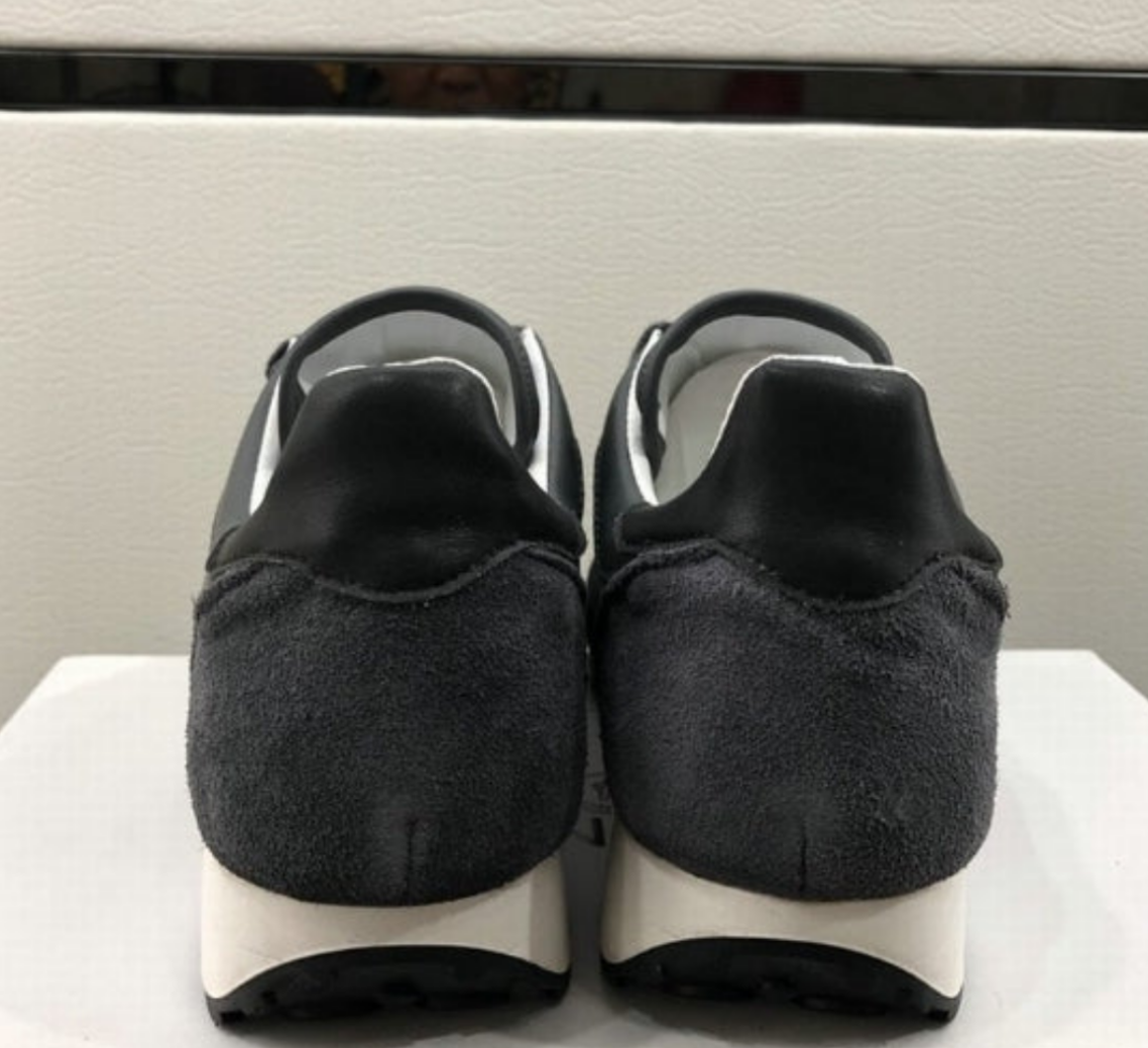 les sneakers Moncler Low Femme sont un témoignage de l'engagement de Moncler à combiner style et performance. Exceptionnel