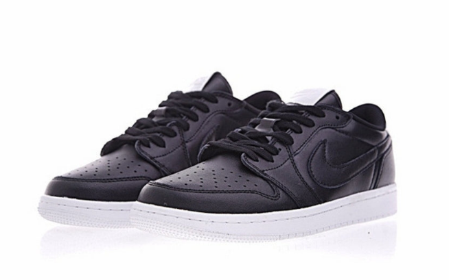 Air Jordan 1 Retro Low SneakersCyber Monday (2016)