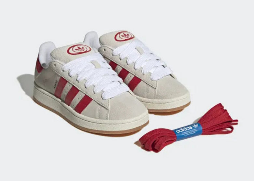 Premièrement : Les baskets adidas Stan Smith, emblématiques et intemporelles. symbolisent le style et la simplicité depuis leur lancement en 1965. Portant le nom du joueur de tennis Stan Smith.