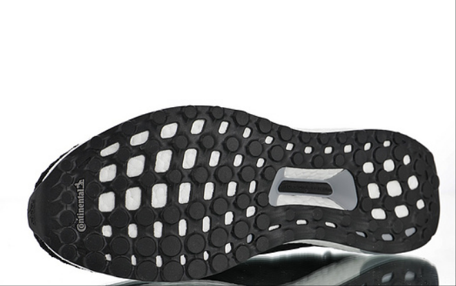 Les baskets Adidas UltraBoost 4.0 Femme sont reconnues pour leur combinaison parfaite de performance et de style.