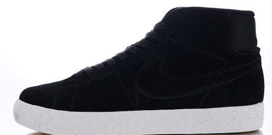 Résultats de l'évolution emblématique de la ligne Nike, les Nike Blazer Mid sont un témoignage de l'engagement de Nike à combiner style et innovation.