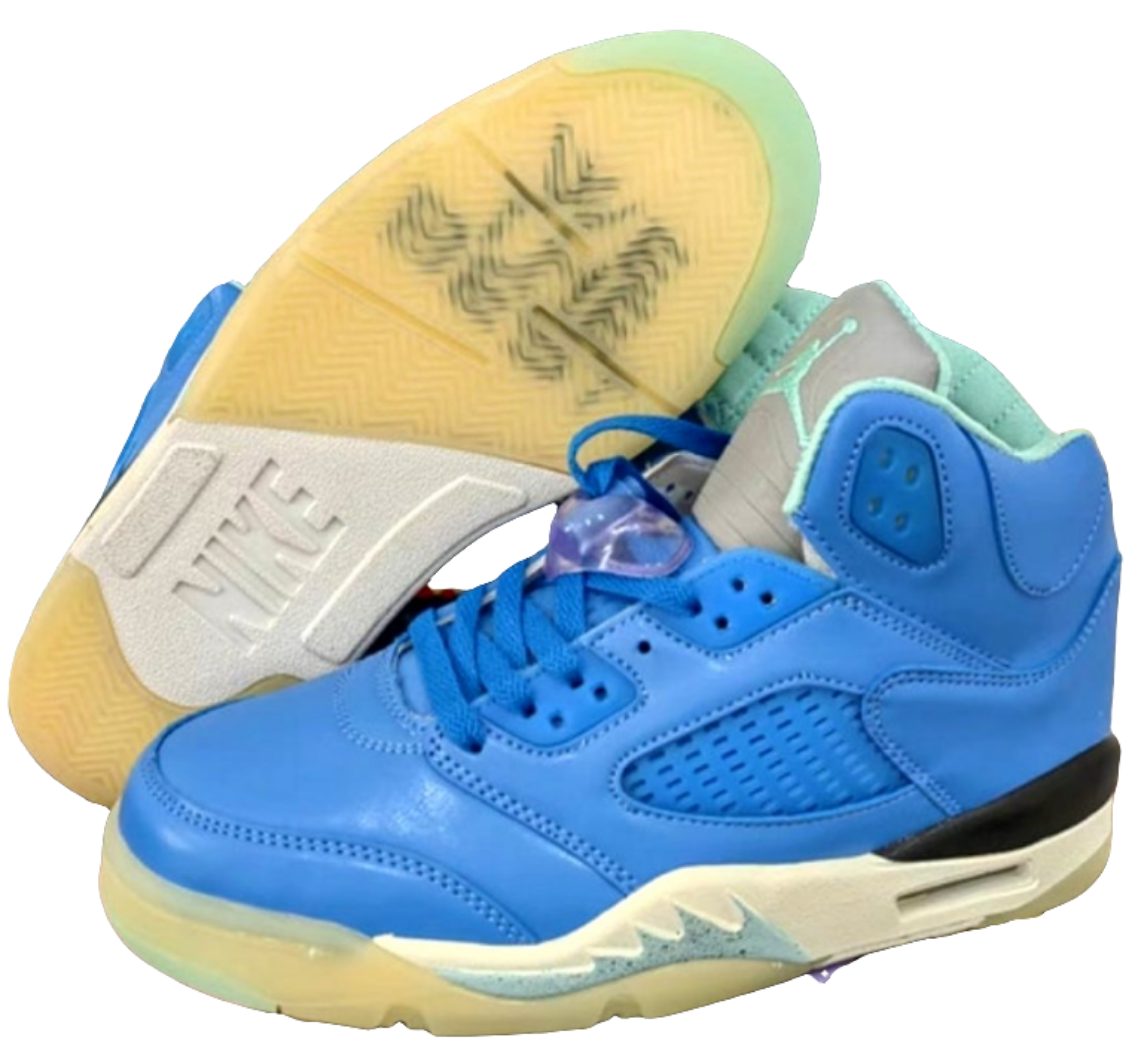 Les baskets Air Jordan 5 offrent un style audacieux et une performance exceptionnelle. leur design unique emblématique. Pas cher. Le moins cher.