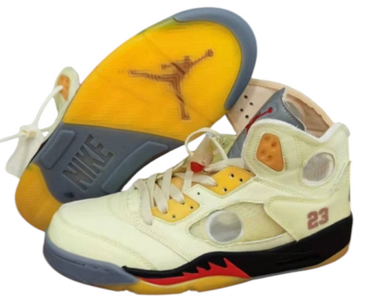 Les baskets Air Jordan 5 offrent un style audacieux et une performance exceptionnelle. leur design unique emblématique. Pas cher. Le moins cher.