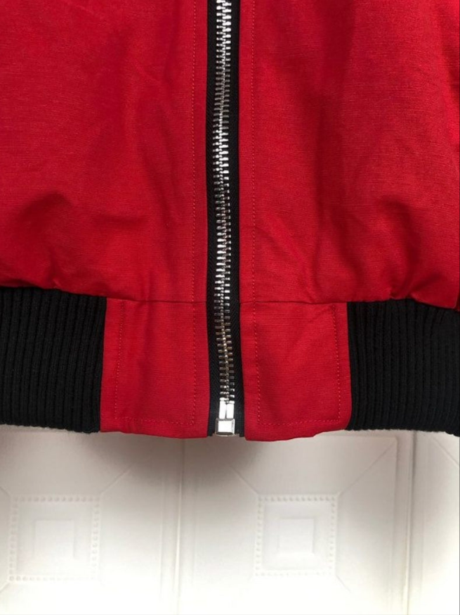 Les doudounes Moose Knuckles allient élégance et performance pour offrir une protection optimale contre le froid. Leur design sophistiqué.pas cher. Le moins cher.