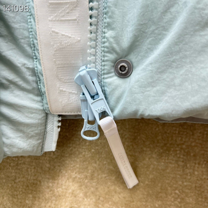 la Doudoune Canada G00se Femme est un témoignage de l'engagement de Canada G00se à combiner style au meilleur prix.  Le moins cher.