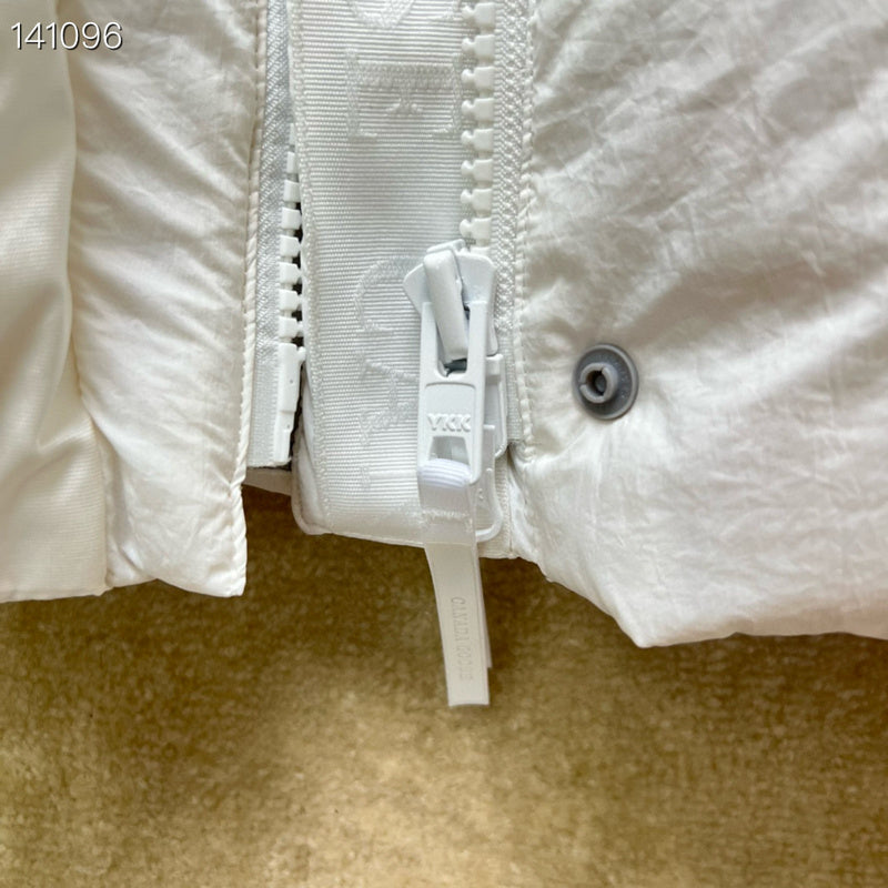 la Doudoune Canada G00se Femme est un témoignage de l'engagement de Canada G00se à combiner style au meilleur prix.  Le moins cher.