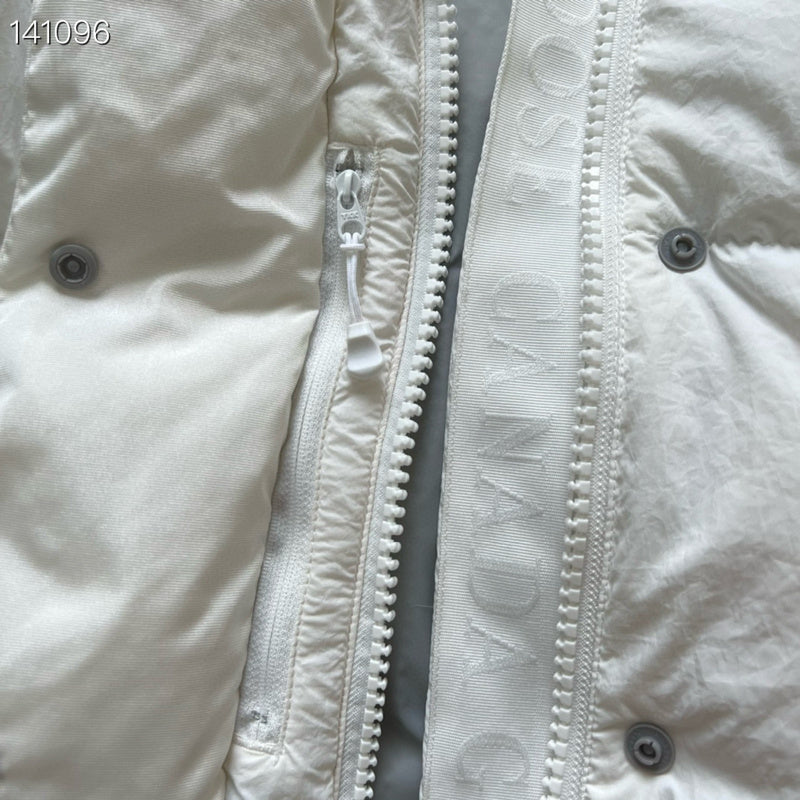 la Doudoune Canada G00se Femme est un témoignage de l'engagement de Canada G00se à combiner style au meilleur prix.  Le moins cher.