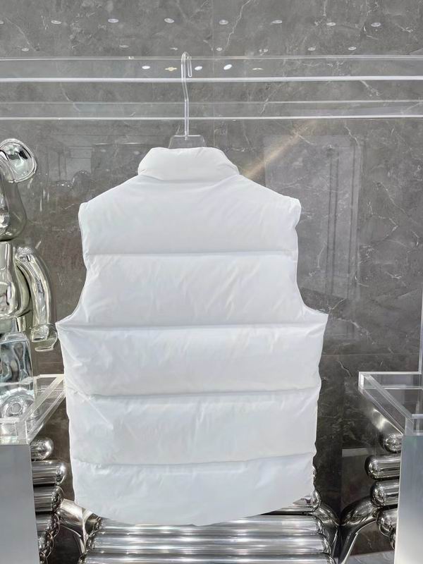 La doudoune Canada Goose Parka Femme
Résultat de l'évolution emblématique de la marque Canada Goose, la doudoune Canada Goose Parka Femme