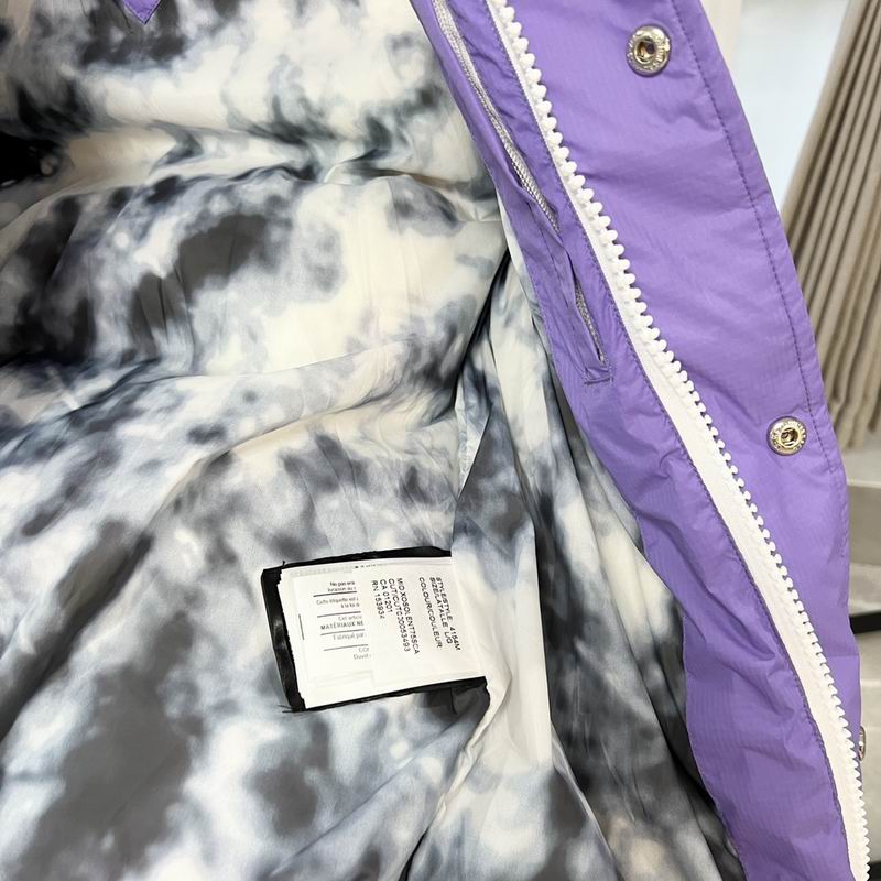 La doudoune Canada Goose Parka Femme
Résultat de l'évolution emblématique de la marque Canada Goose, la doudoune Canada Goose Parka Femme