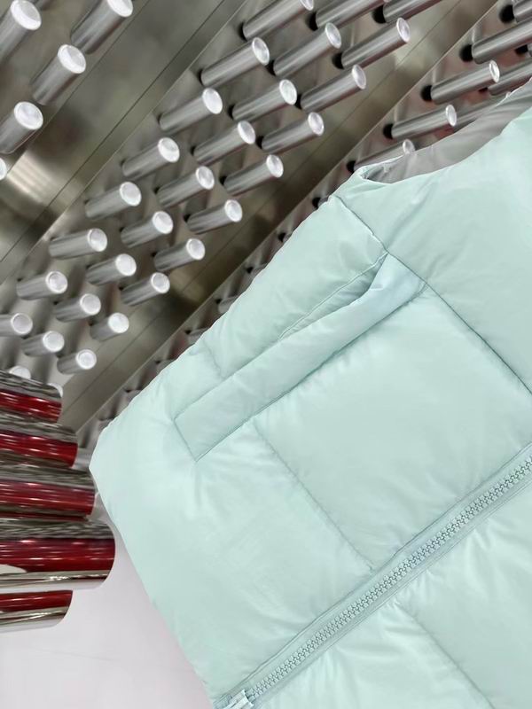 La doudoune Canada Goose Parka Femme
Résultat de l'évolution emblématique de la marque Canada Goose, la doudoune Canada Goose Parka Femme