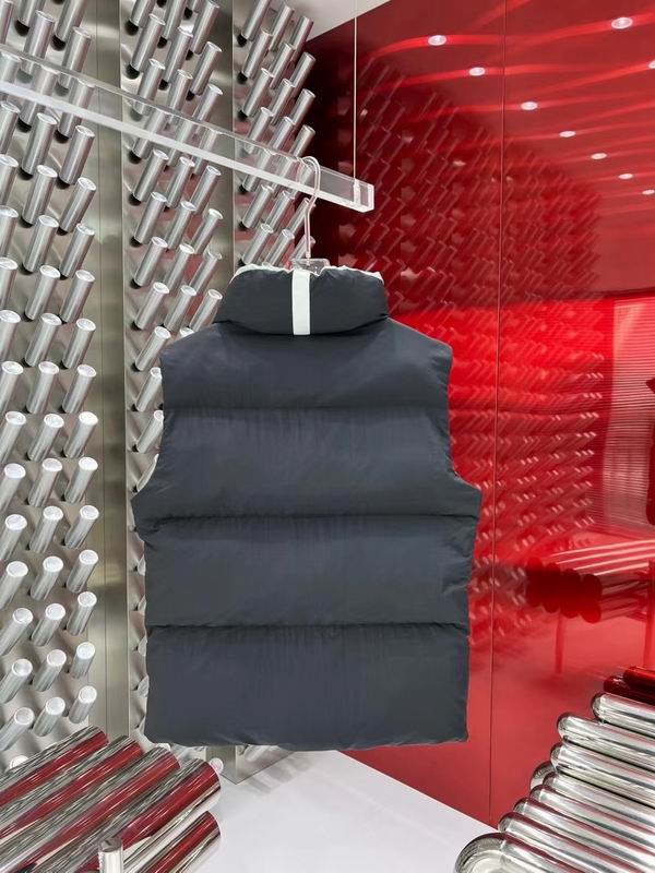 La doudoune Canada Goose Parka Femme
Résultat de l'évolution emblématique de la marque Canada Goose, la doudoune Canada Goose Parka Femme