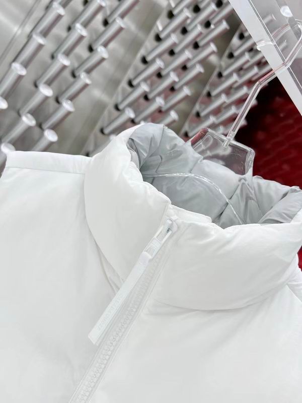 La doudoune Canada Goose Parka Femme
Résultat de l'évolution emblématique de la marque Canada Goose, la doudoune Canada Goose Parka Femme