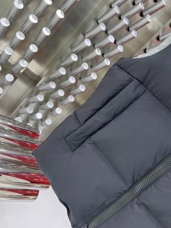 La doudoune Canada Goose Parka Femme
Résultat de l'évolution emblématique de la marque Canada Goose, la doudoune Canada Goose Parka Femme