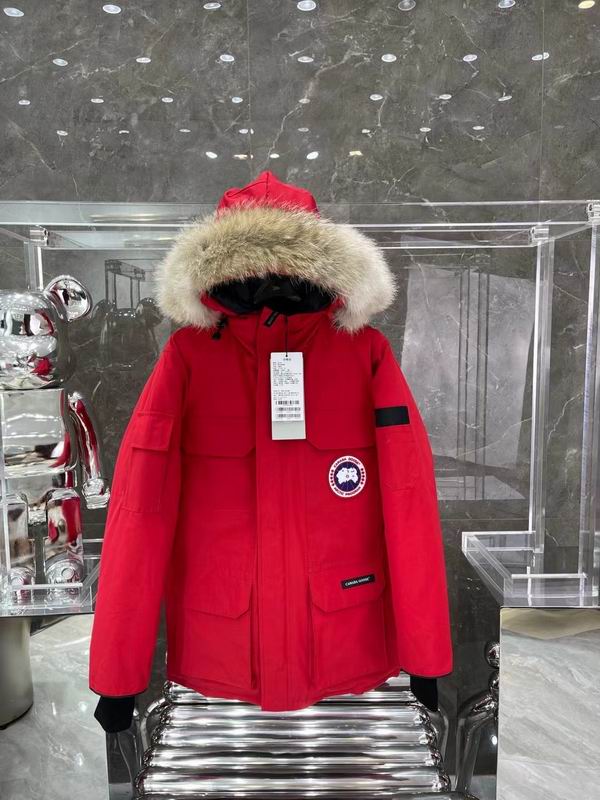 la Doudoune Canada G00se Femme est un témoignage de l'engagement de Canada G00se à combiner style,