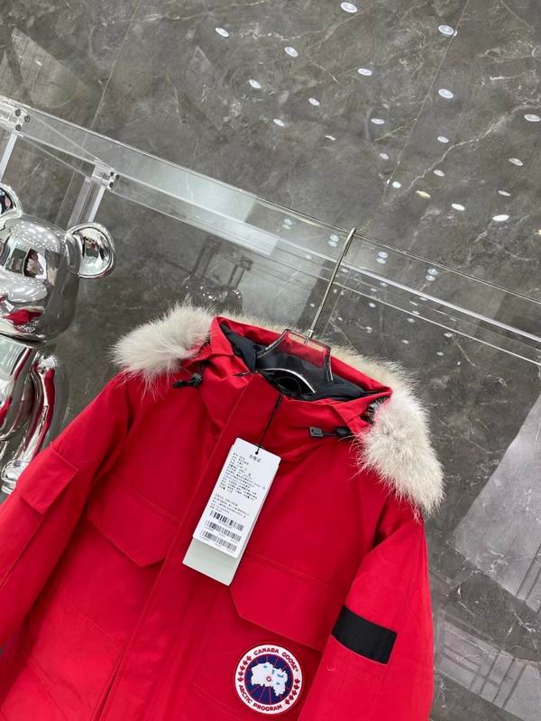 la Doudoune Canada G00se Femme est un témoignage de l'engagement de Canada G00se à combiner style,