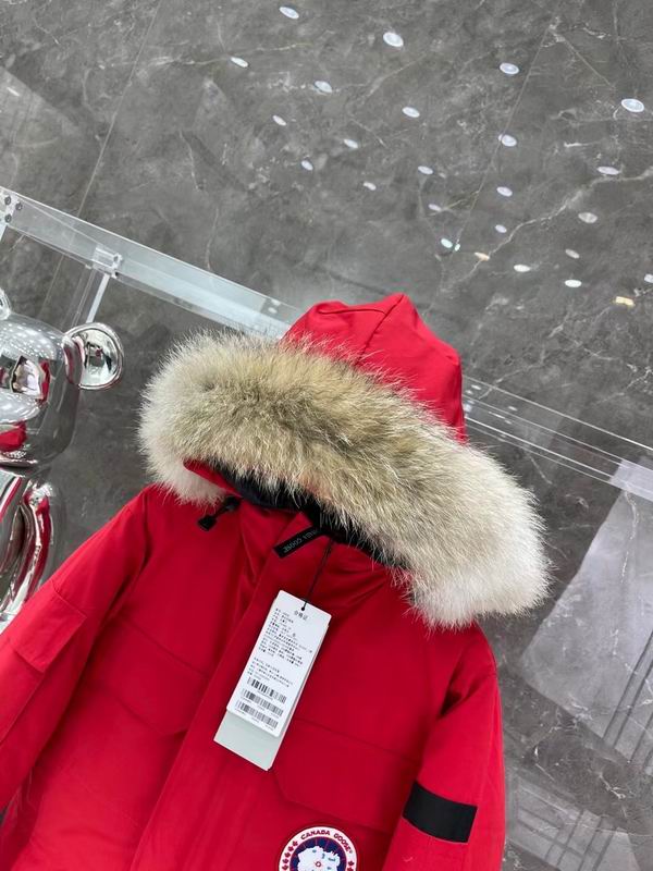 la Doudoune Canada G00se Femme est un témoignage de l'engagement de Canada G00se à combiner style,