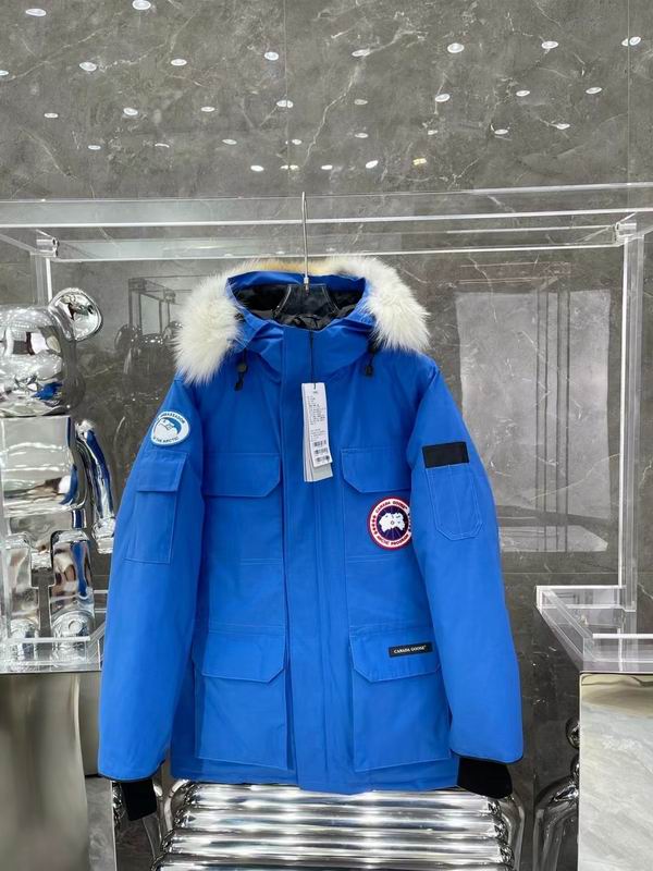 la Doudoune Canada G00se Femme est un témoignage de l'engagement de Canada G00se à combiner style,