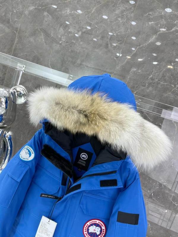 la Doudoune Canada G00se Femme est un témoignage de l'engagement de Canada G00se à combiner style,