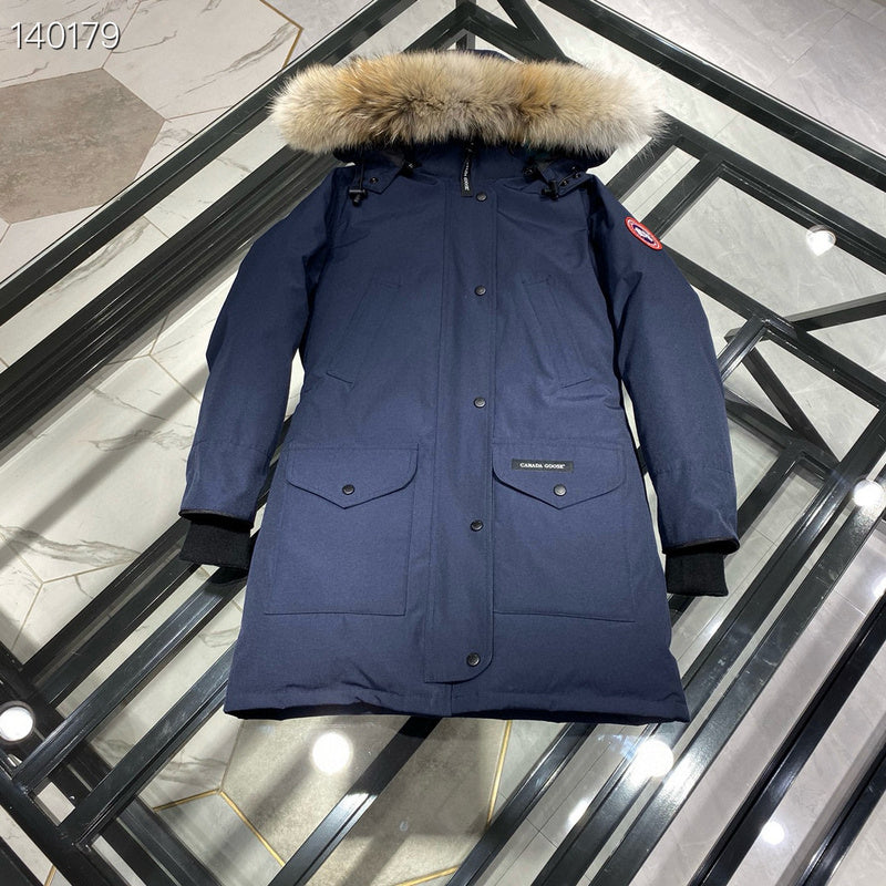 la Doudoune Canada G00se Femme est un témoignage de l'engagement de Canada G00se à combiner style,