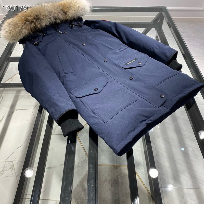 la Doudoune Canada G00se Femme est un témoignage de l'engagement de Canada G00se à combiner style,