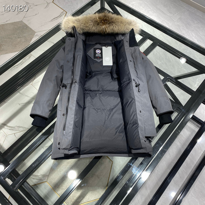 la Doudoune Canada G00se Femme est un témoignage de l'engagement de Canada G00se à combiner style,