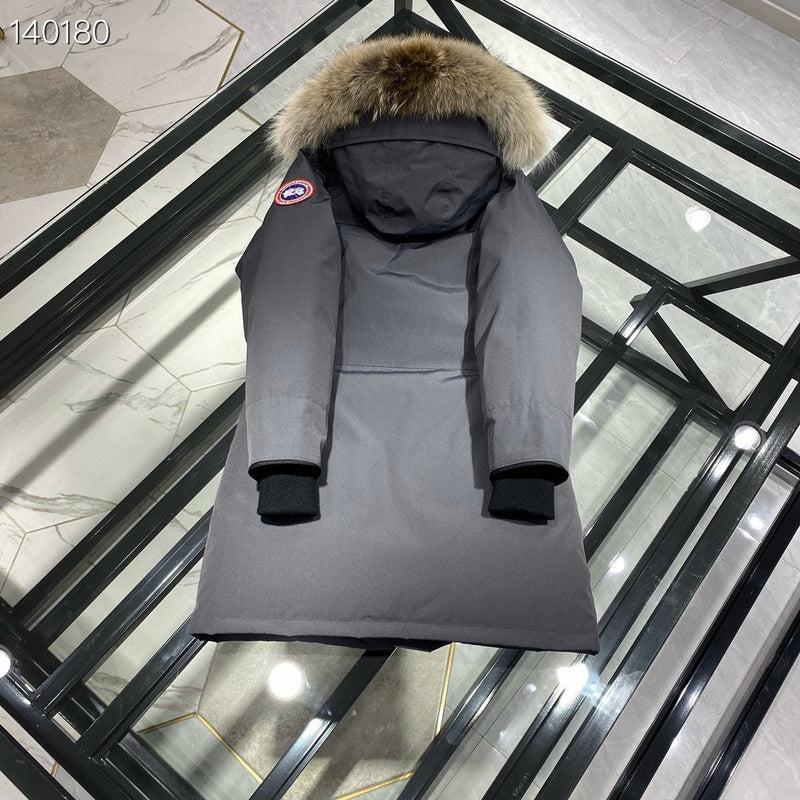 la Doudoune Canada G00se Femme est un témoignage de l'engagement de Canada G00se à combiner style,