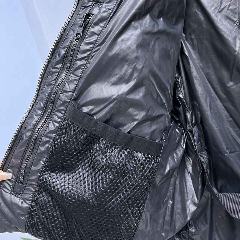 La doudoune Canada Goose Parka Femme
Résultat de l'évolution emblématique de la marque Canada Goose, la doudoune Canada Goose Parka Femme