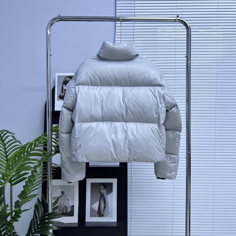 La doudoune Canada Goose Parka Femme
Résultat de l'évolution emblématique de la marque Canada Goose, la doudoune Canada Goose Parka Femme