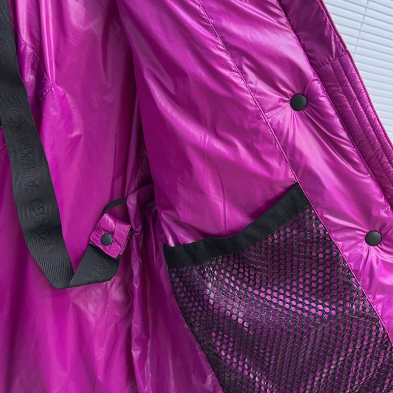 la Doudoune Canada G00se Femme est un témoignage de l'engagement de Canada G00se à combiner style,