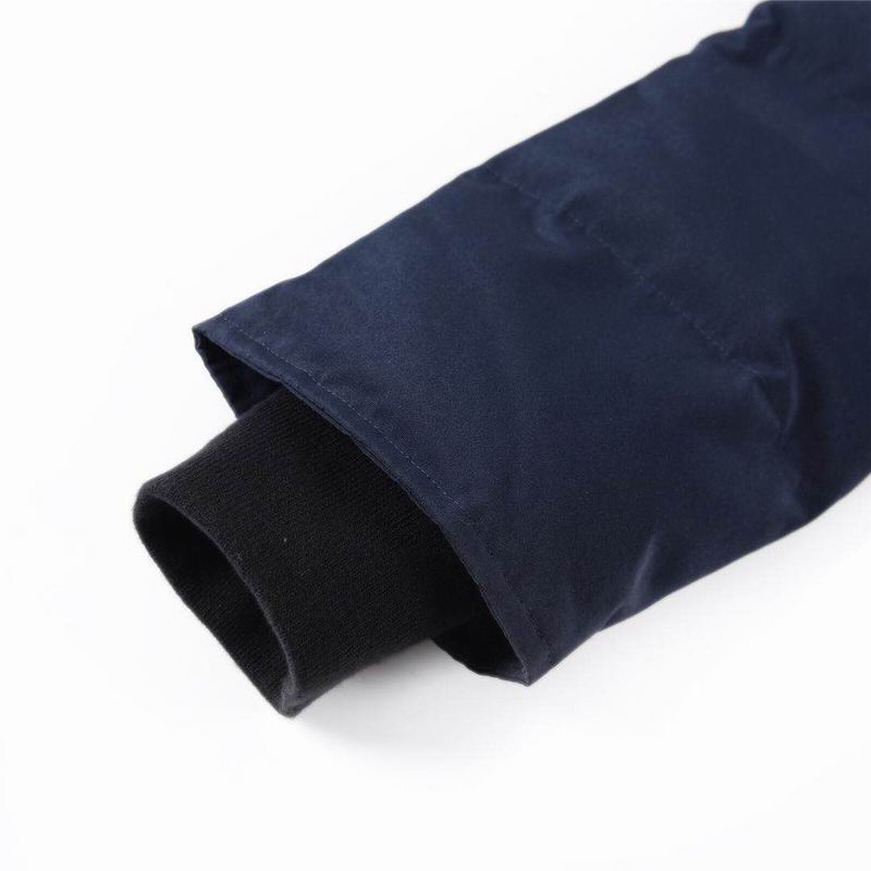 la Doudoune Canada G00se Femme est un témoignage de l'engagement de Canada G00se à combiner style,