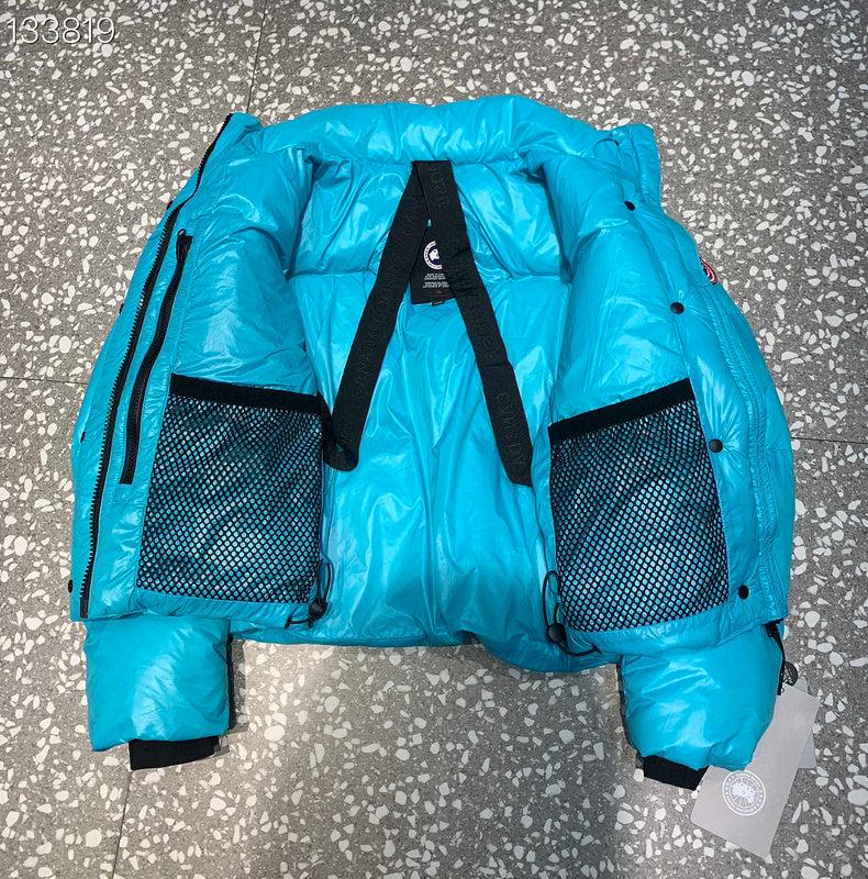 La doudoune Canada Goose Parka Femme
Résultat de l'évolution emblématique de la marque Canada Goose, la doudoune Canada Goose Parka Femme