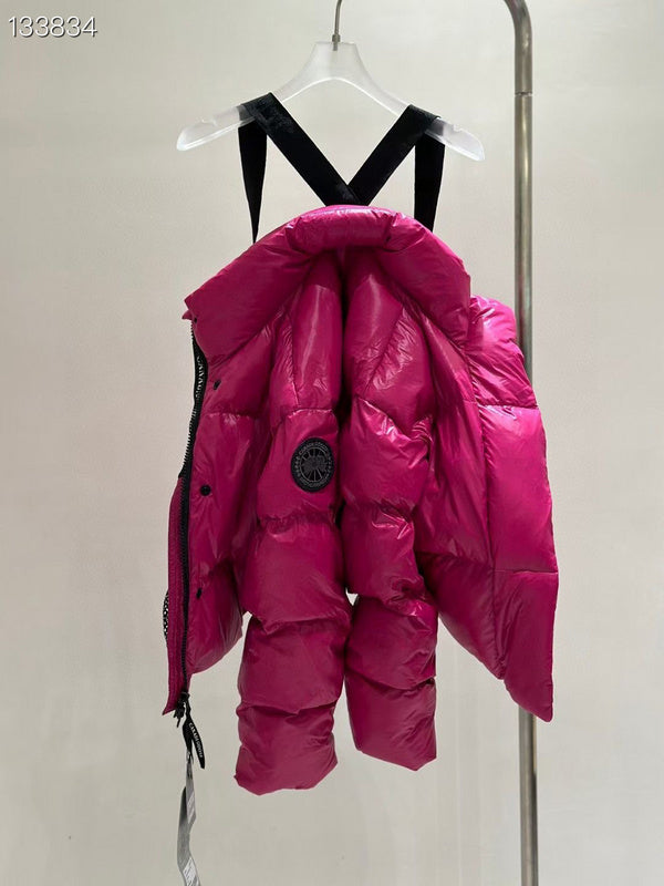 La doudoune Canada Goose Parka Femme
Résultat de l'évolution emblématique de la marque Canada Goose, la doudoune Canada Goose Parka Femme