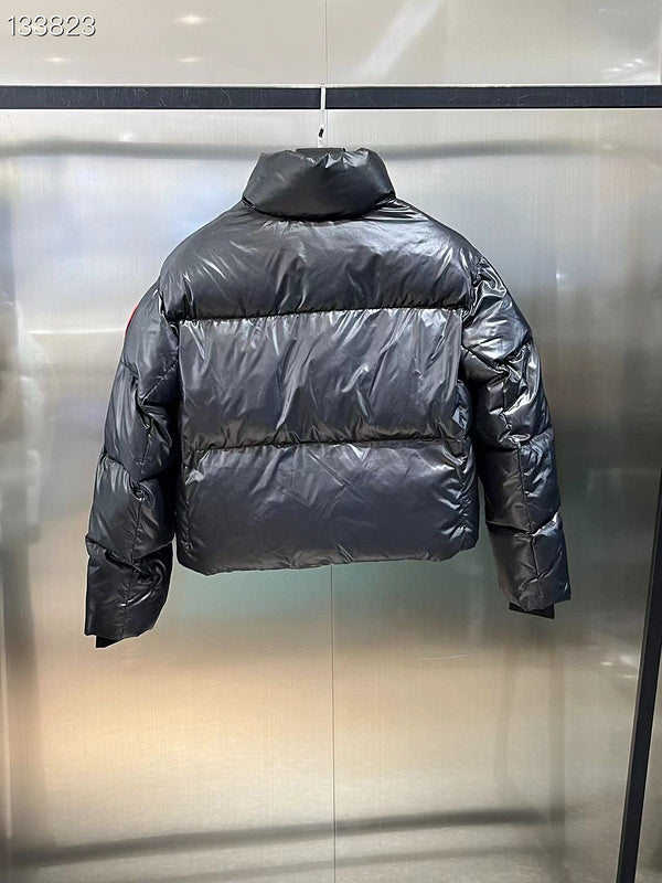 La doudoune Canada Goose Parka Femme
Résultat de l'évolution emblématique de la marque Canada Goose, la doudoune Canada Goose Parka Femme