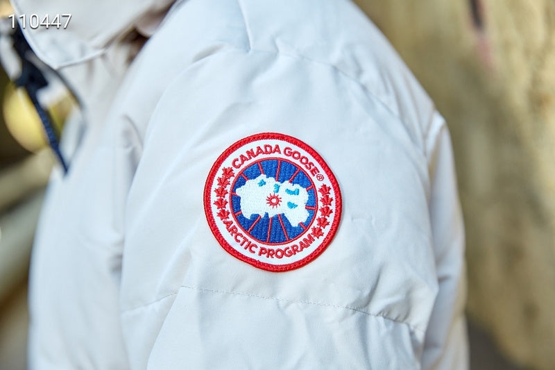 la Doudoune Canada G00se Femme est un témoignage de l'engagement de Canada G00se à combiner style au meilleur prix.  Le moins cher.