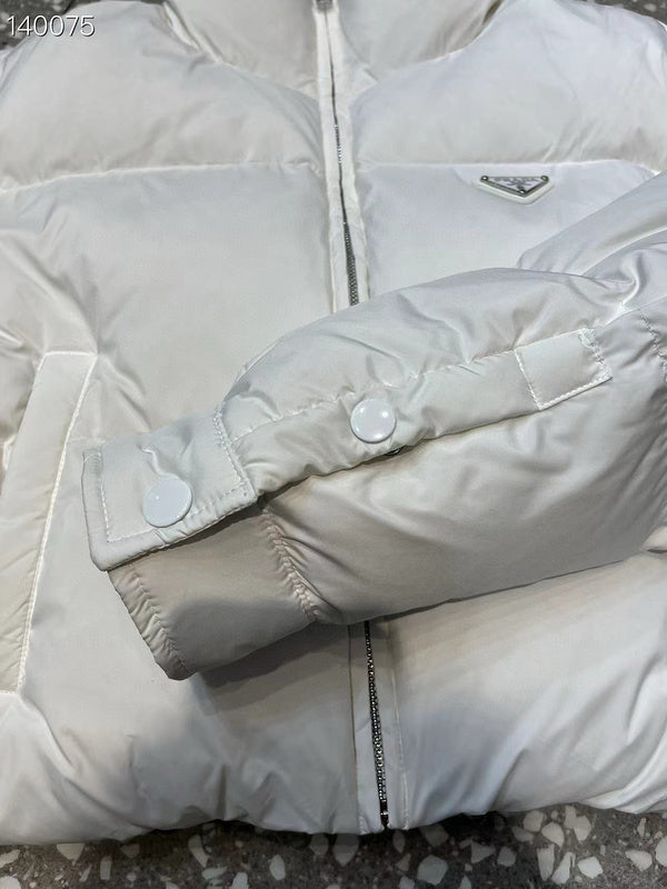 Les doudounes Prada  femme offrent une élégance et une performance inégalées.
De plus, au meilleur prix.  Le moins cher. YourStyles.fr référence sur la