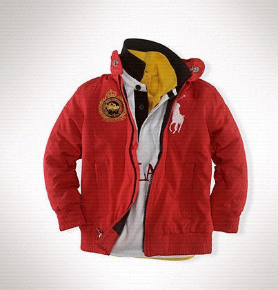 Les doudounes Ralph Lauren offrent une élégance intemporelle et une qualité exceptionnelle. Leur design raffiné et leurs matériaux haut de gamme