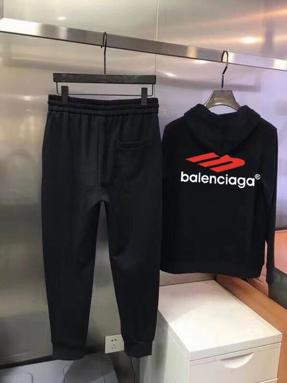 Les ensembles survêtement Balenciaga allient performance et style. Leur design avant-gardiste et leur qualité supérieure. Pas cher. Le moins cher.