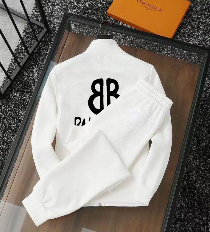 Les ensembles survêtement Balenciaga allient performance et style. Leur design avant-gardiste et leur qualité supérieure. Pas cher. Le moins cher.