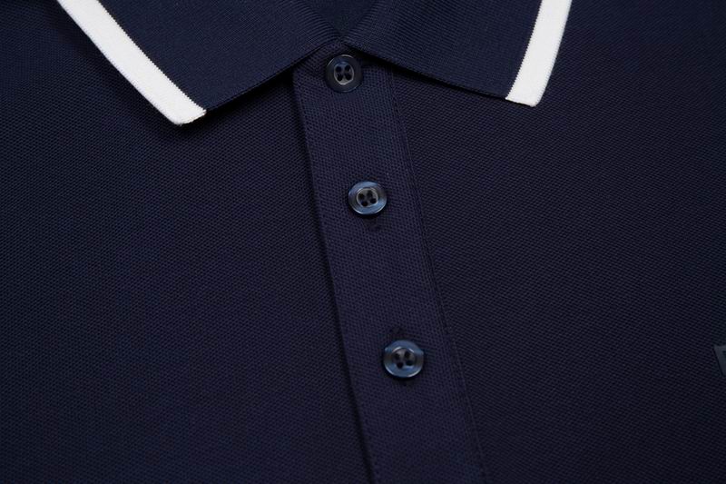 Les polos Hugo Boss pour homme reflètent l’élégance raffinée et le savoir-faire emblématique de la maison italienne. Au meilleur prix