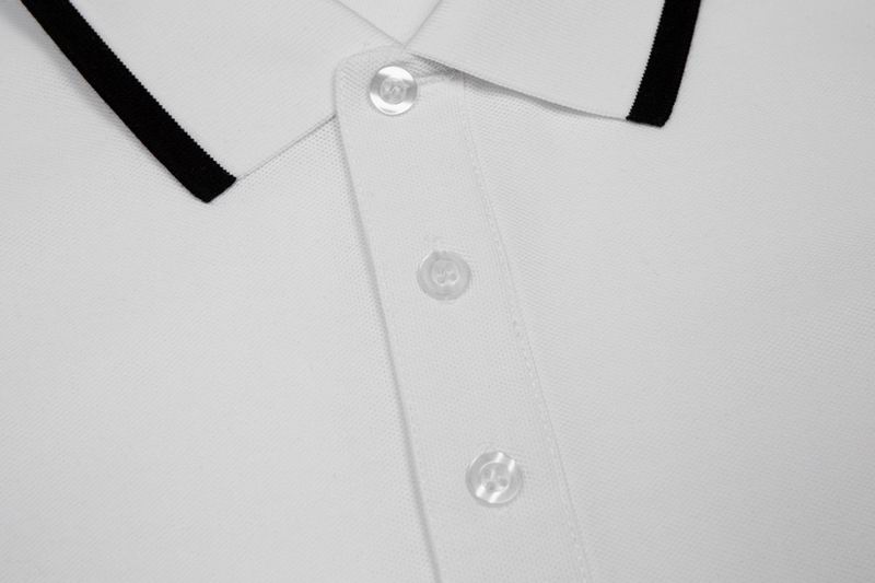 Les polos Hugo Boss pour homme reflètent l’élégance raffinée et le savoir-faire emblématique de la maison italienne. Au meilleur prix