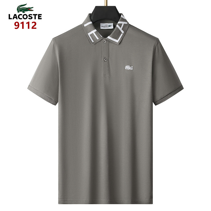 Les polos Lacoste pour homme sont le symbole parfait de l'élégance décontractée, alliant style et confort depuis des générations. Au meilleur prix.