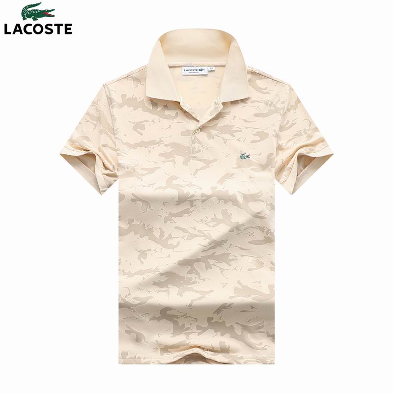 Les polos Lacoste pour homme sont le symbole parfait de l'élégance décontractée, alliant style et confort depuis des générations. Au meilleur prix.