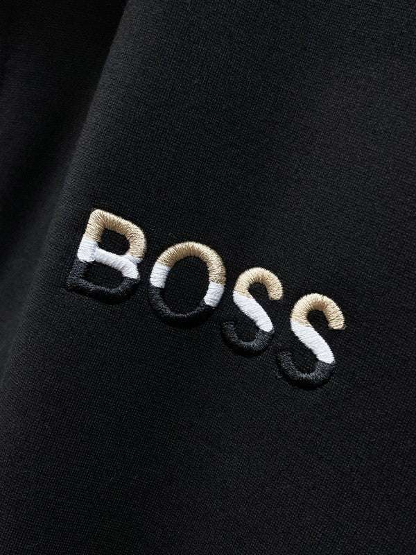 Les ensembles survêtement Hugo Boss allient performance et style. Leur design sophistiqué et leur qualité supérieure.pas cher.le moins cher.