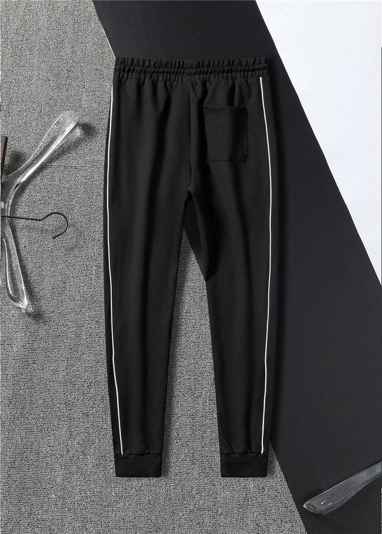 Les ensembles survêtement Hugo Boss allient performance et style. Leur design sophistiqué et leur qualité supérieure.pas cher.le moins cher.